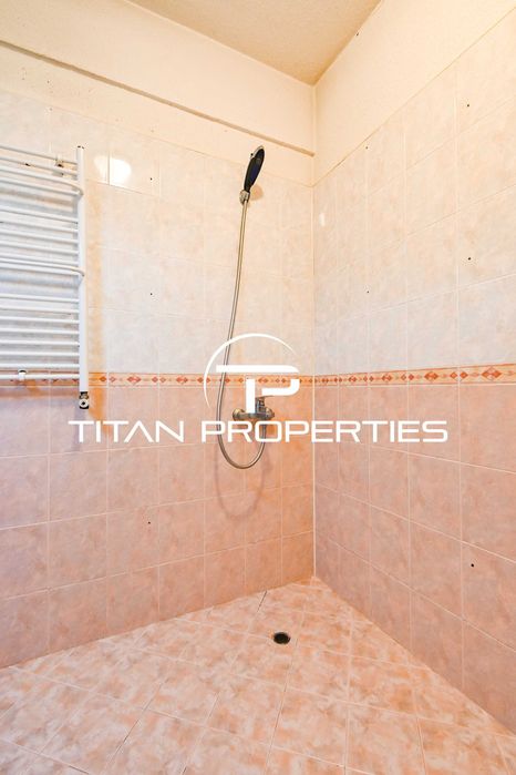 Дава се под наем Тристаен апартамент в София, Гоце Делчев - 115 кв.м за 850 € - Снимка #16