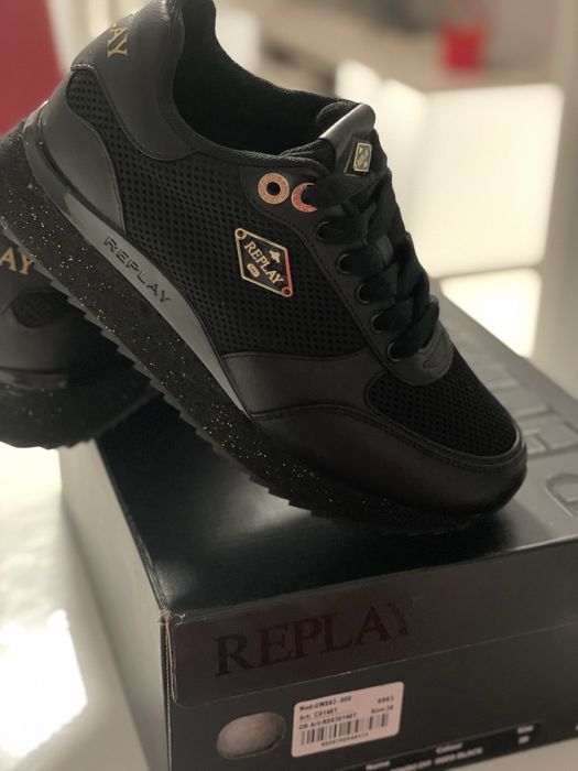 Adidasi Replay negri cu auriu.Marimea 38.