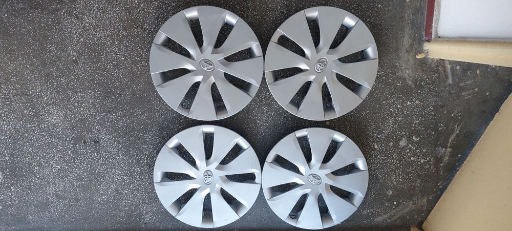 Vand capace pe 15 si 16 originale Dacia/Toyota/Vw/Audi/Peugeot