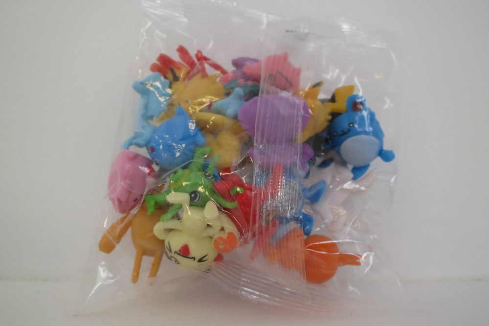 6 pachete mini figurine pokemon cu pikachu