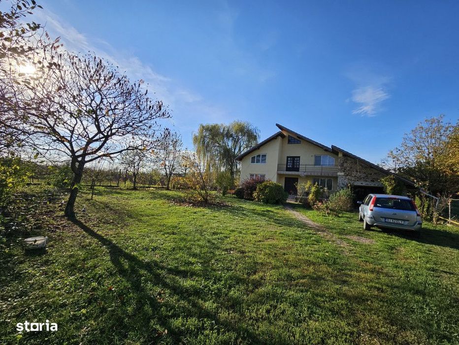 Inchiriere casa spatioasa P+M, str. Cringului - cartier Dumbrava