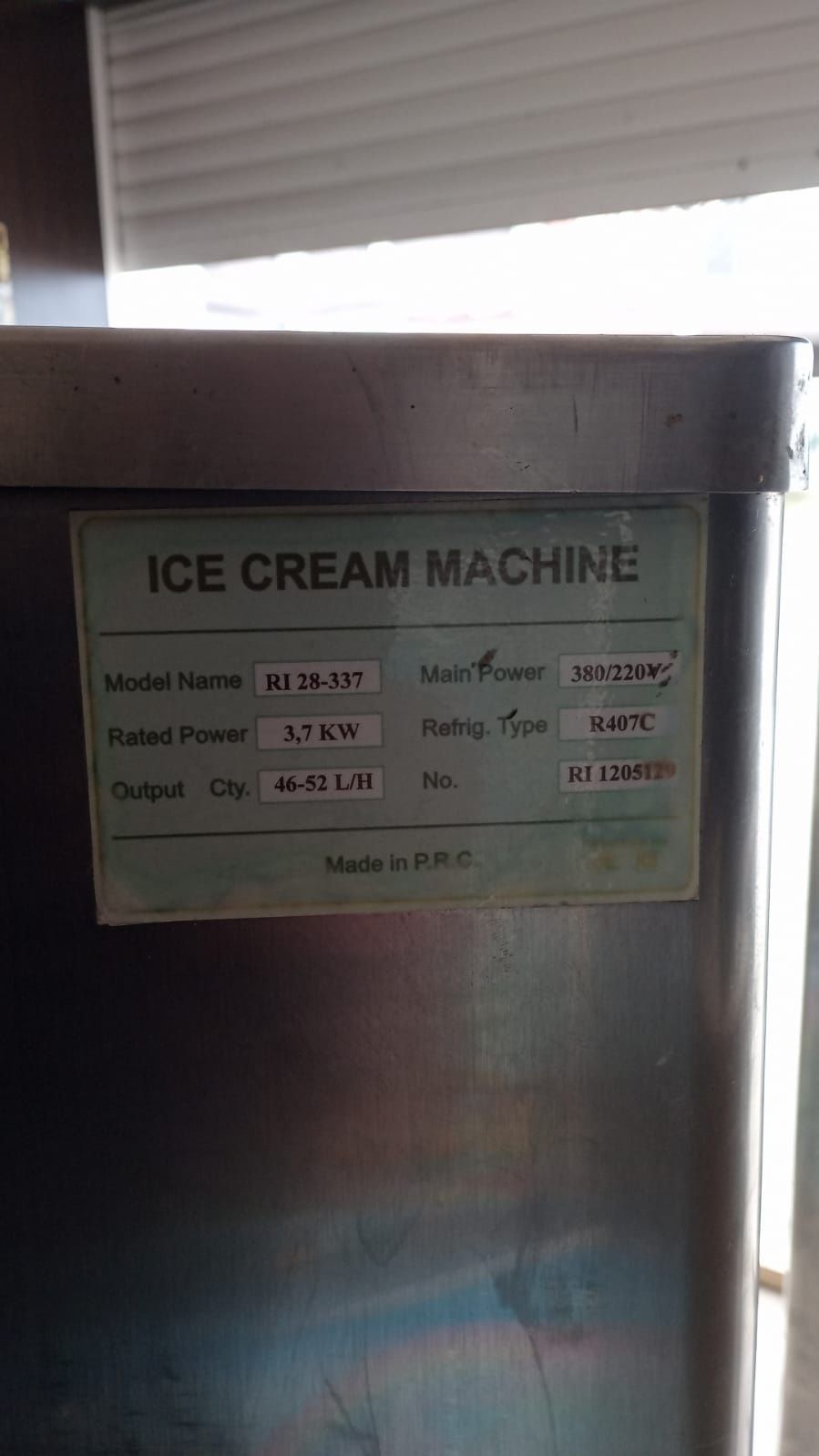 Mașină de înghețată stradală, 3 arome , 3.7KW