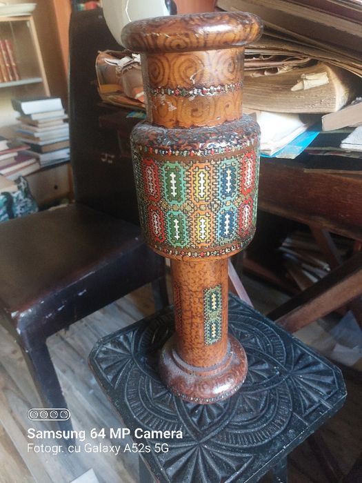 Vaza de lemn pictat,brancoveneasca