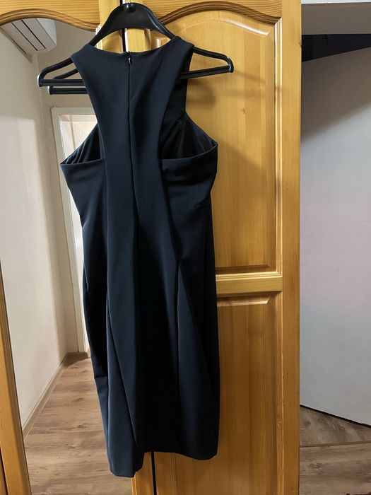 Елегантна дамска рокля