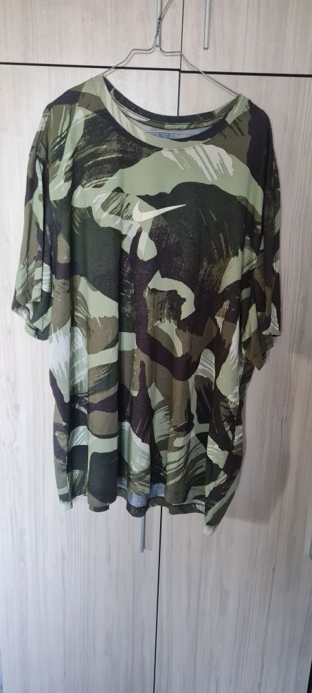 NIKE маскировачна голяма тениска - 4 XL