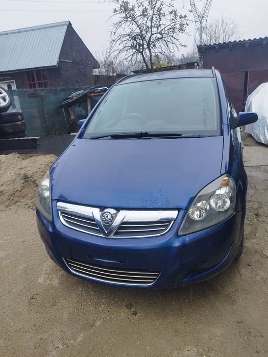 Bara fata far Opel Zafira B 1.6 dezmembrez dezmembrari