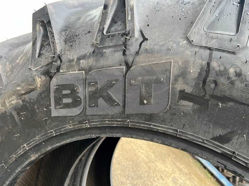 20.8-38 cu 12 pliuri pentru tractor spate marca BKT anvelope noi