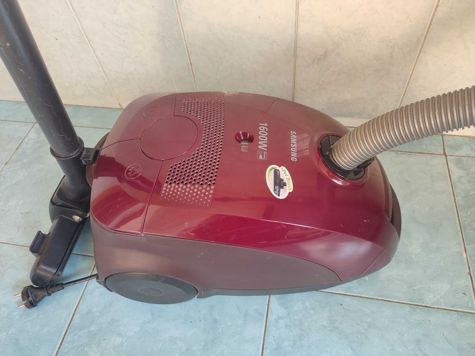Пылесос Samsung.