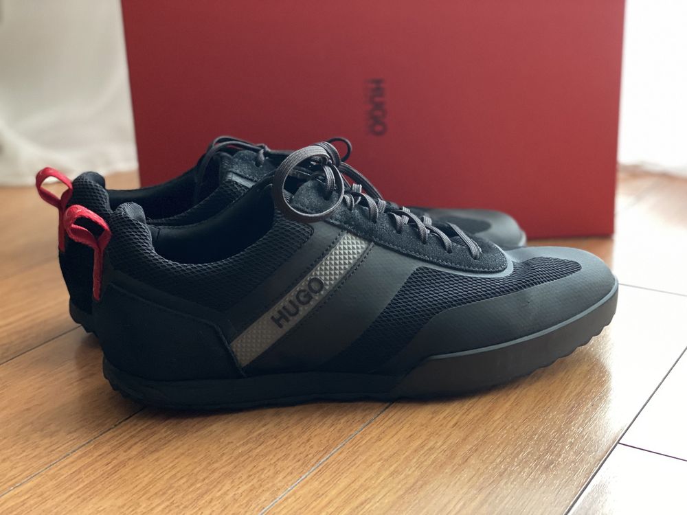 Vand pantofi sport marca Hugo Boss, originali , marinea 43.