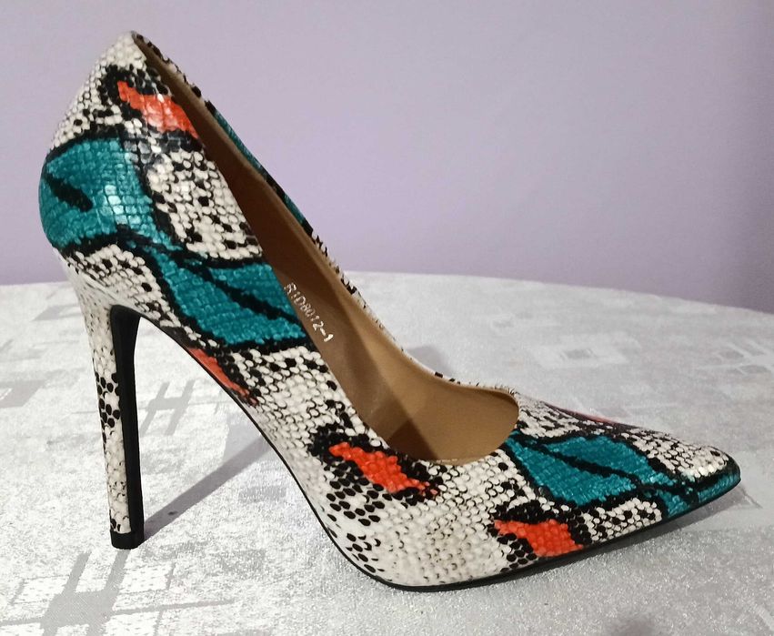 Дамски официални обувки на ток