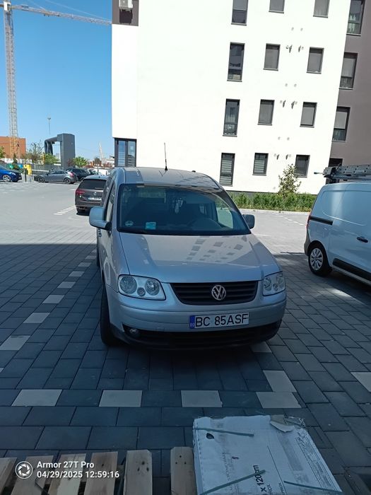 Vând vw Caddy 2009