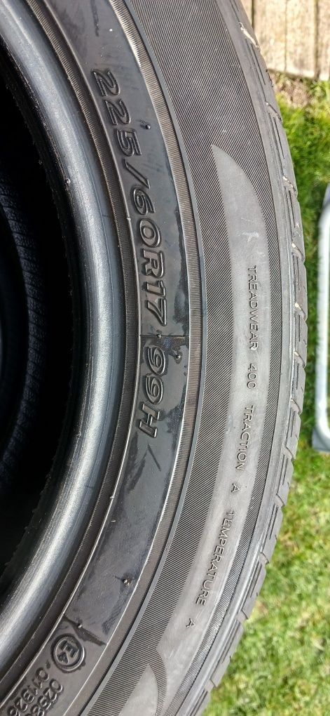 Vînd Anvelope Hankook 225 60 R17 de vară