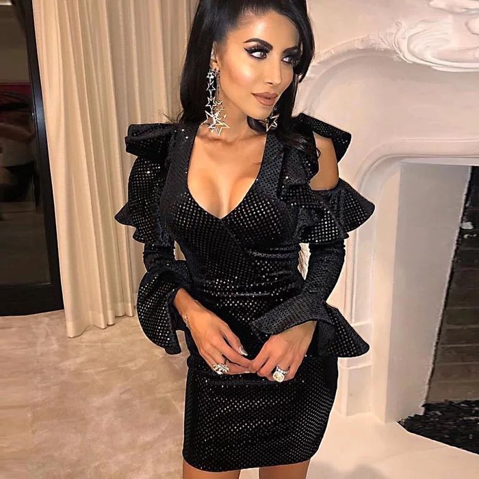 Rochie neagra (Daira-Shop.ro) umeri goi maneci catifea Velvet paiete