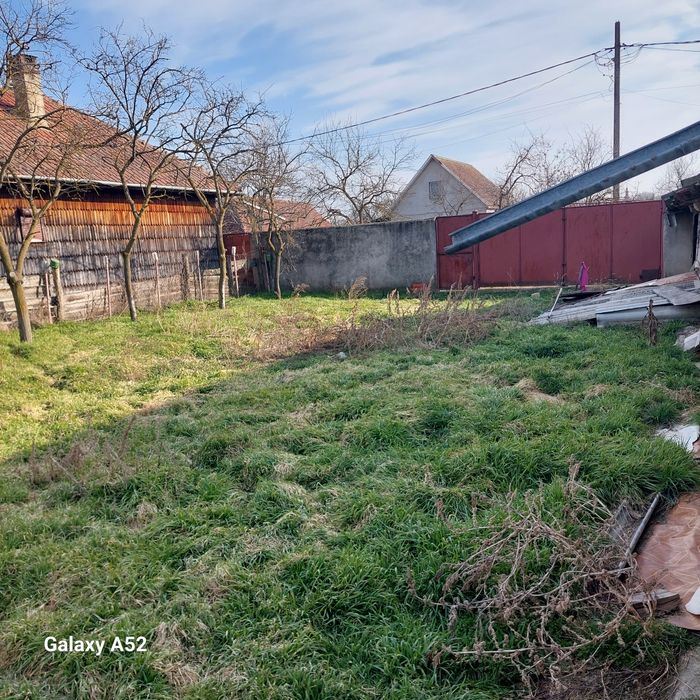 Casă de vânzare .