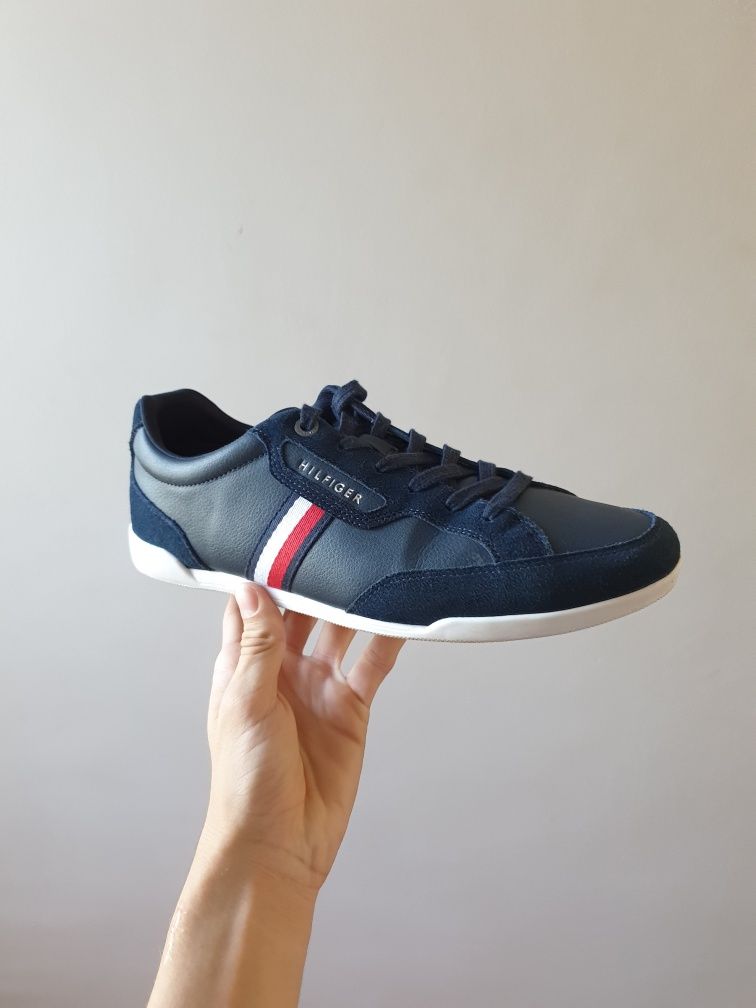 vand adidasi Tommy Hilfiger