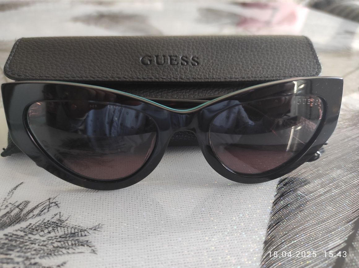 Слънчеви очила " GUESS" - 55 лв.