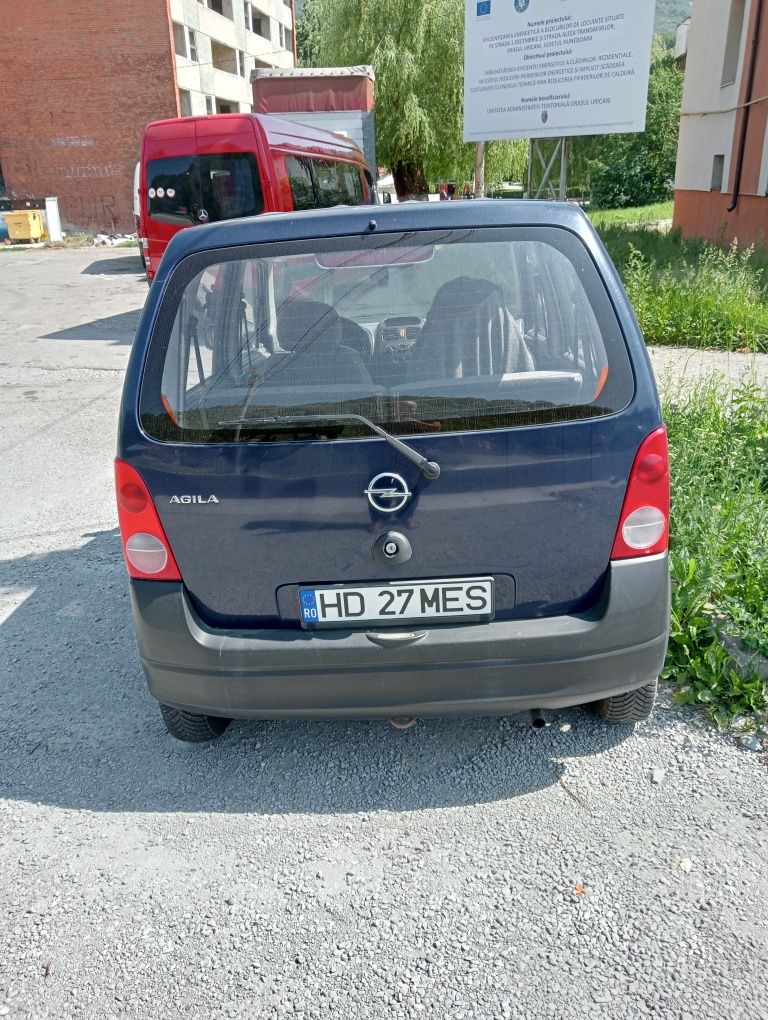 Opel Agila 1000 cm³