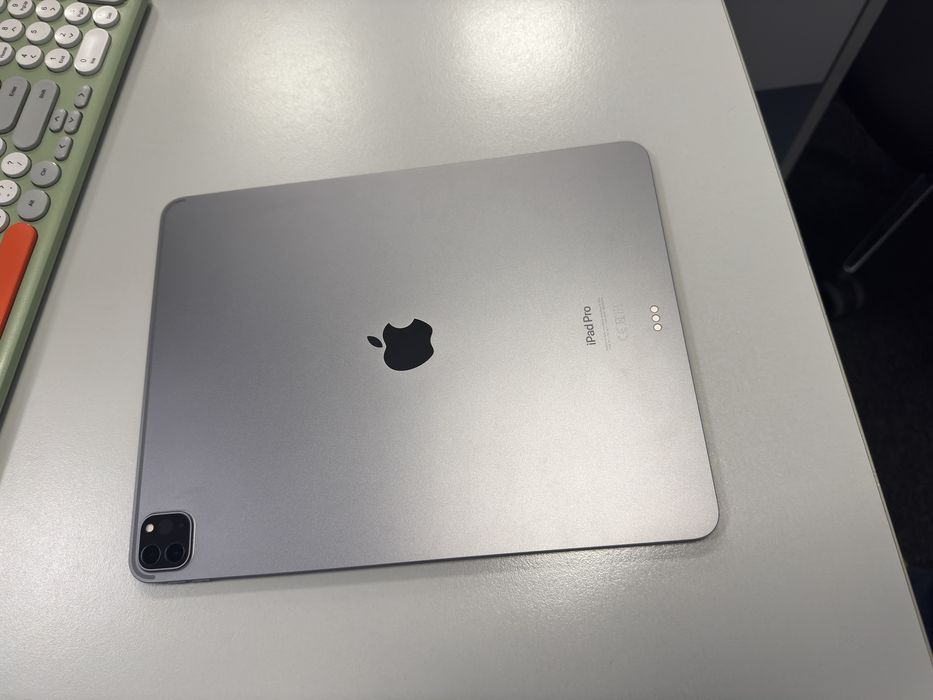 Ipad pro gen 6 12.9" 256gb M2