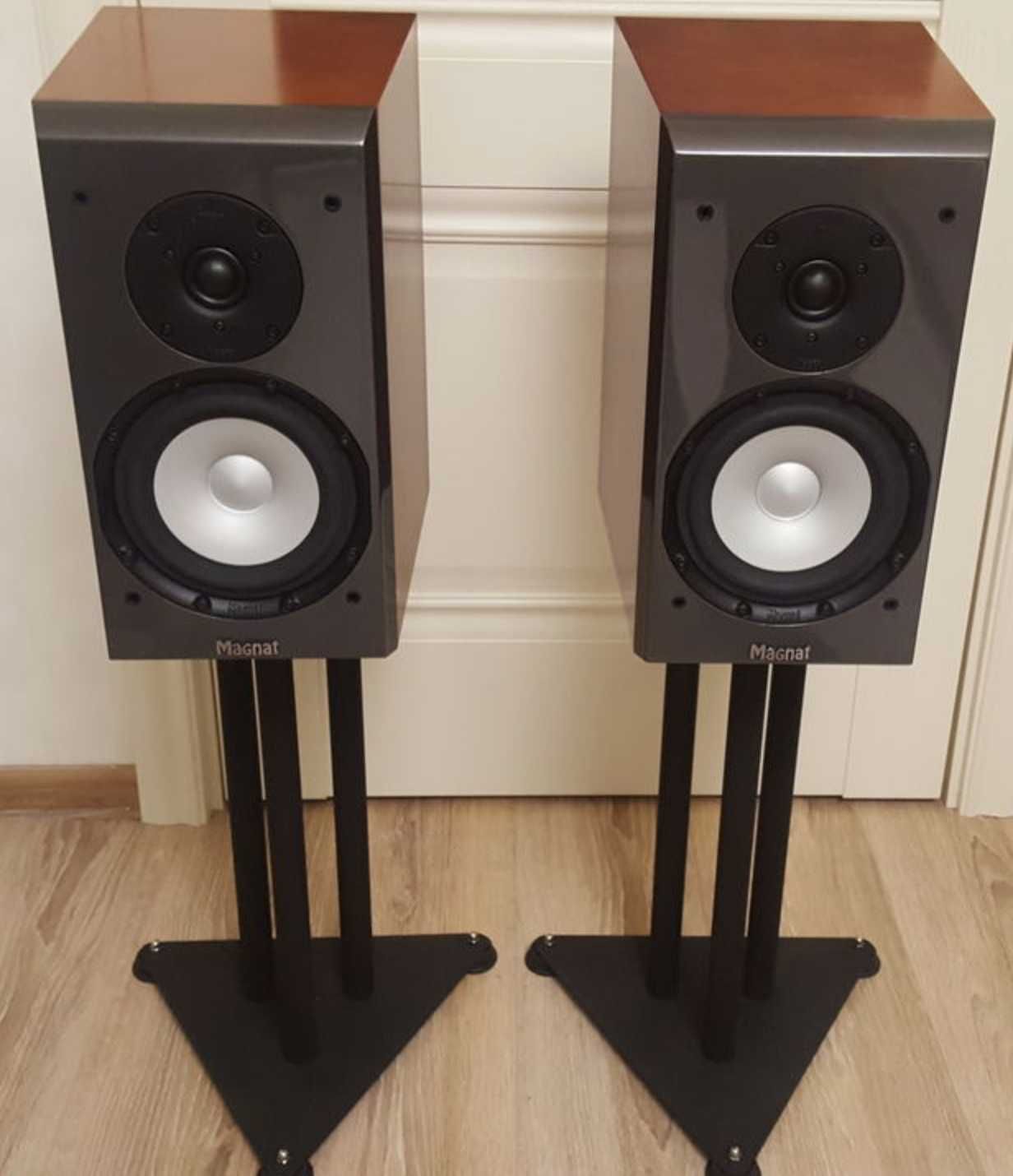 Boxa B&W  HTM7 Bowers & Wilkins si MAGNAT QUANTUM