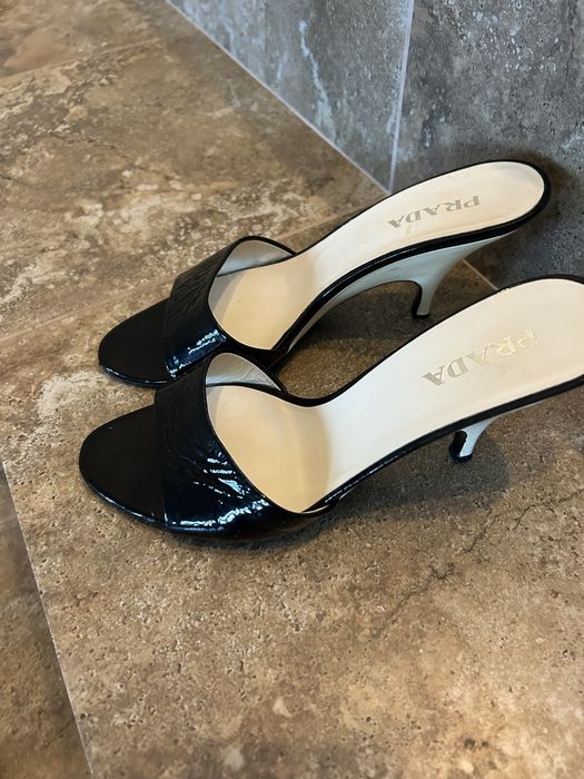 Papuci din lac prada