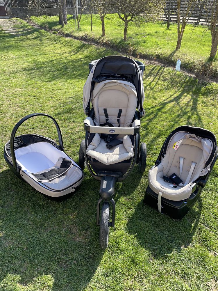 Vand  carucior3 in 1 chicco trio activ3 culoare gri, stare foarte buna