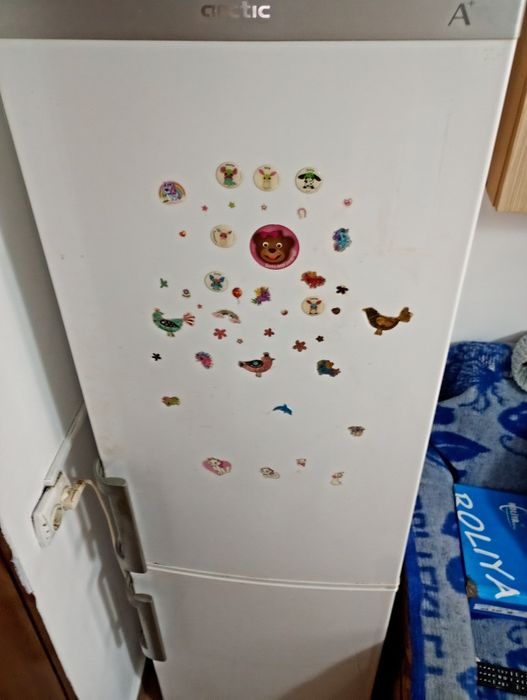 Vând frigider 550 lei