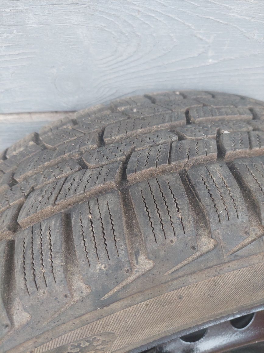 Vand jante cu cauciucuri de iarna aproape noi 195/55R16