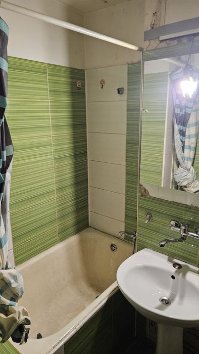 Vand apartament 2 camere Cameliei zona Gostat