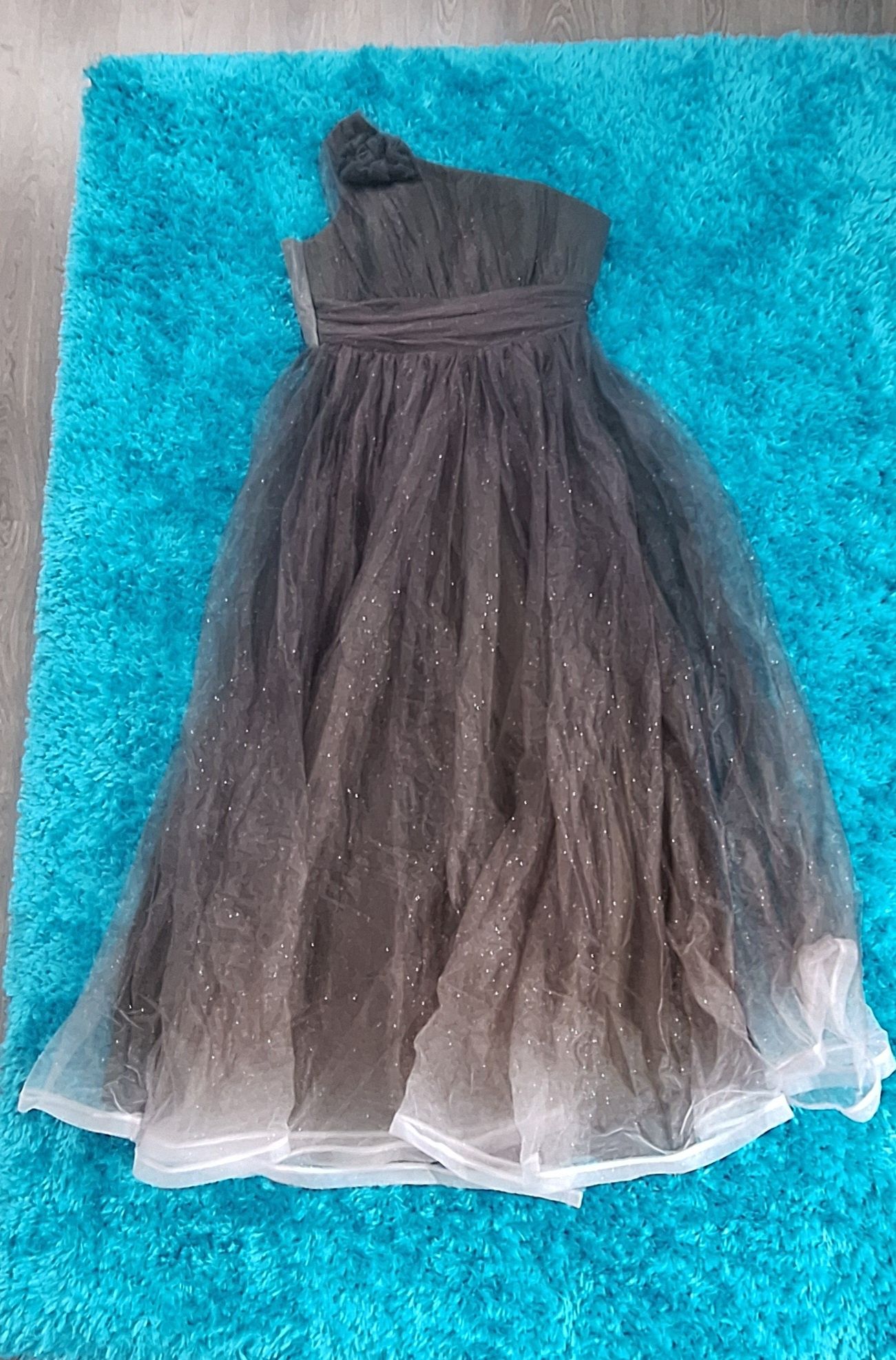 Vand rochie de seara