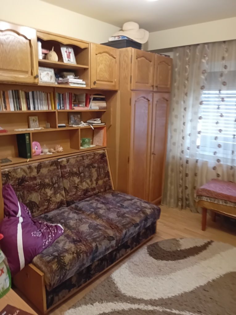 Închiriez apartament 3 camere, Zalău Dumbrava Nord, str Iuliu Coroianu