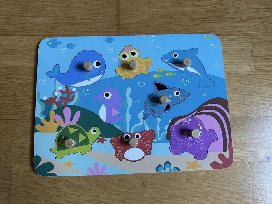 Lot 3 puzzle din lemn cu butoni, Andreu Toys