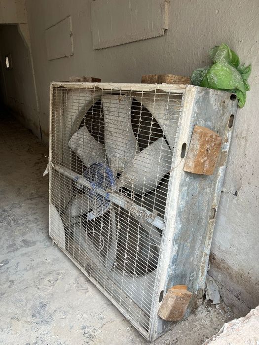 Vand echipament/utilaje de crestere a puilor de carne