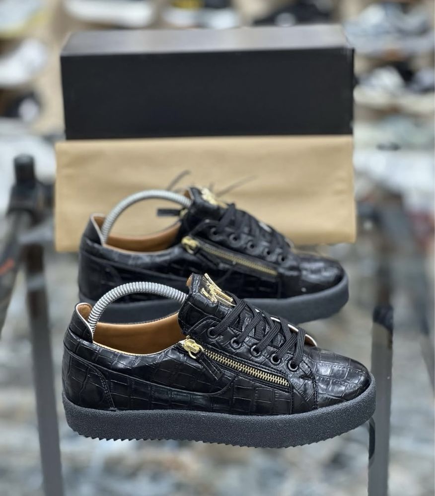 Adidasi premium dior b30 si giuseppe zanotti