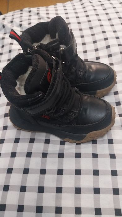 Vând ghetuțe impecabile M 26