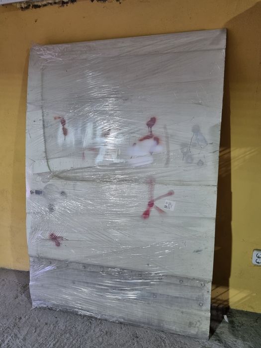 Продаю дверь на Спринтер