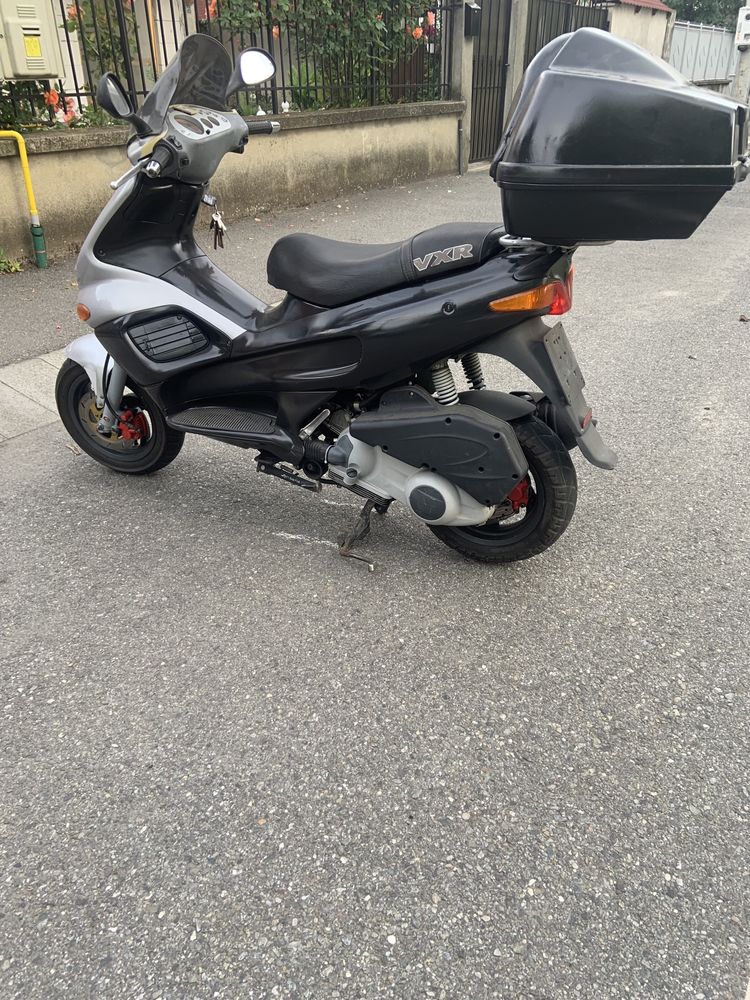 Vând scuter Gilera runner VXR