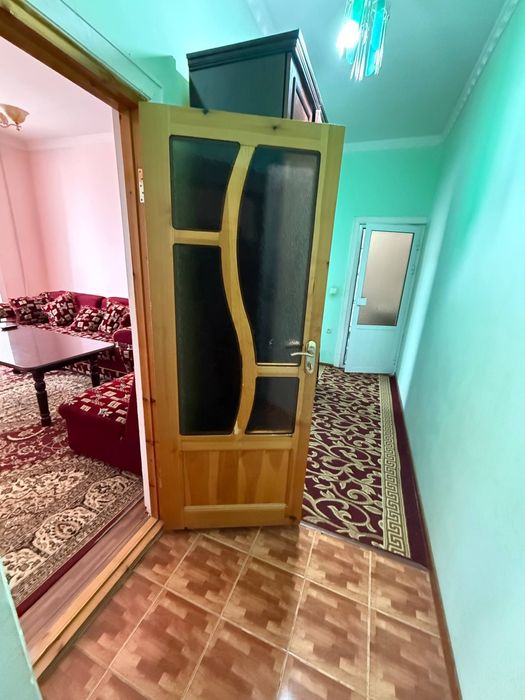 2 xonali kvartira sotiladi