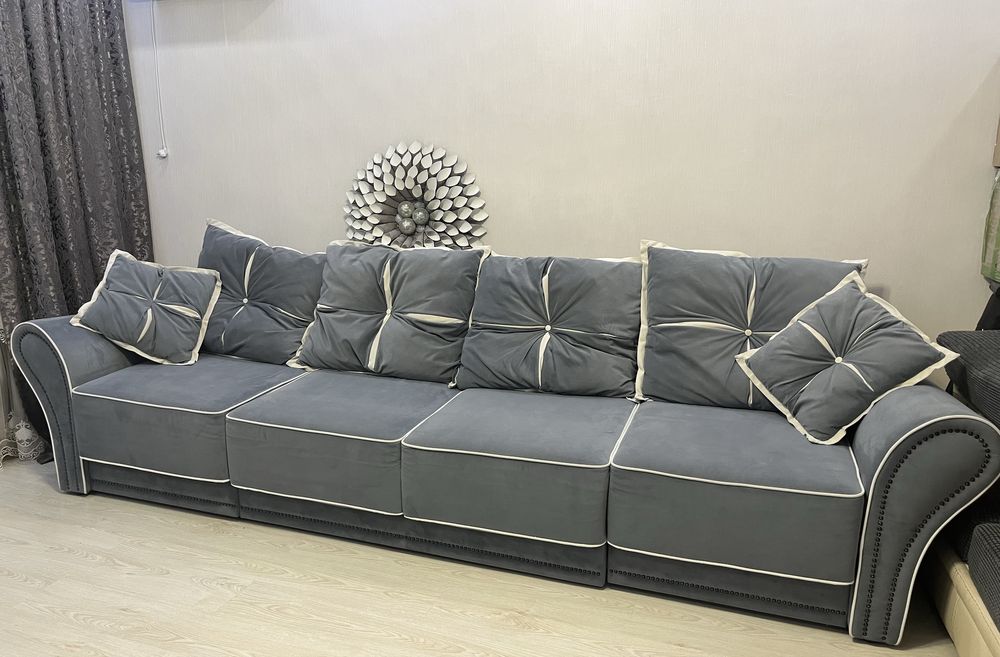 Продам диван трансформер 3,5 метра в отличном срстоянии.