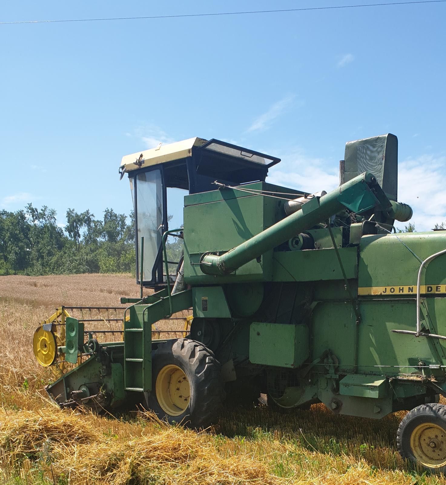 Vând combină John Deere 935