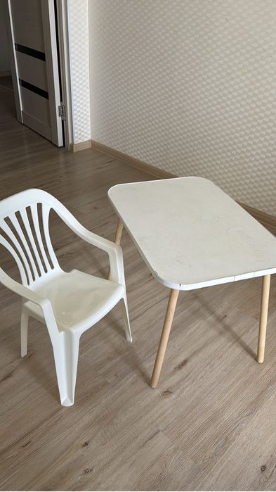 Продам детский стол и стульчик