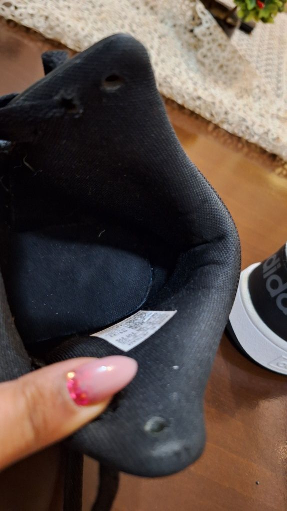 Кецове adidas ..
