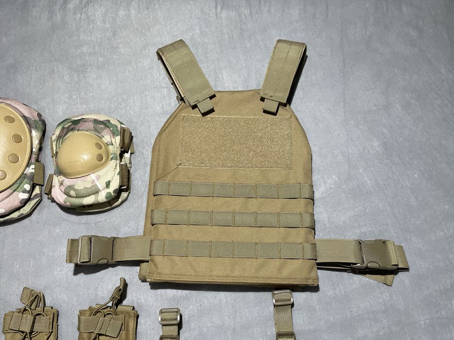 Vesta plate carrier airsoft + accesorii echipament