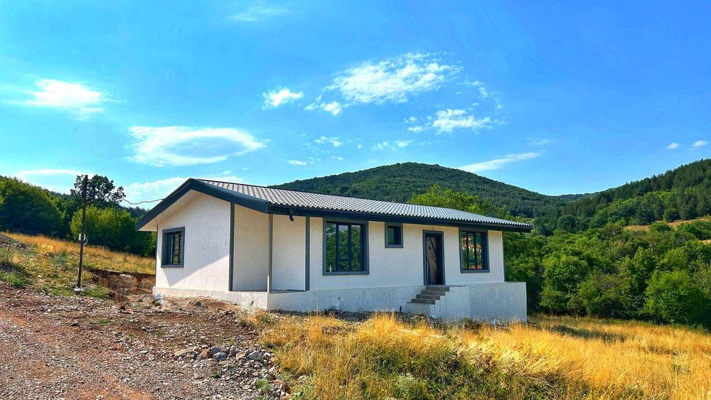 Продава къща в село Борилово