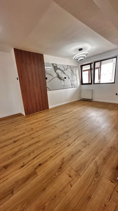 Proprietar ,vand ap 3 camere spatios  ,Promenada Moll