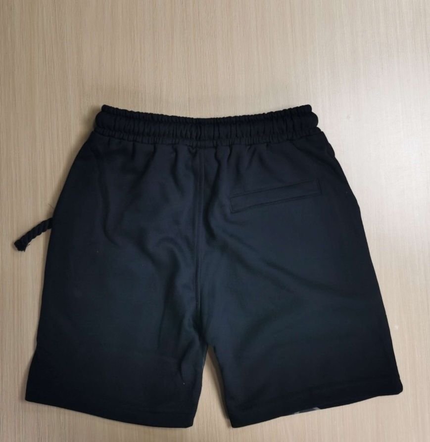 Shorts Syna World