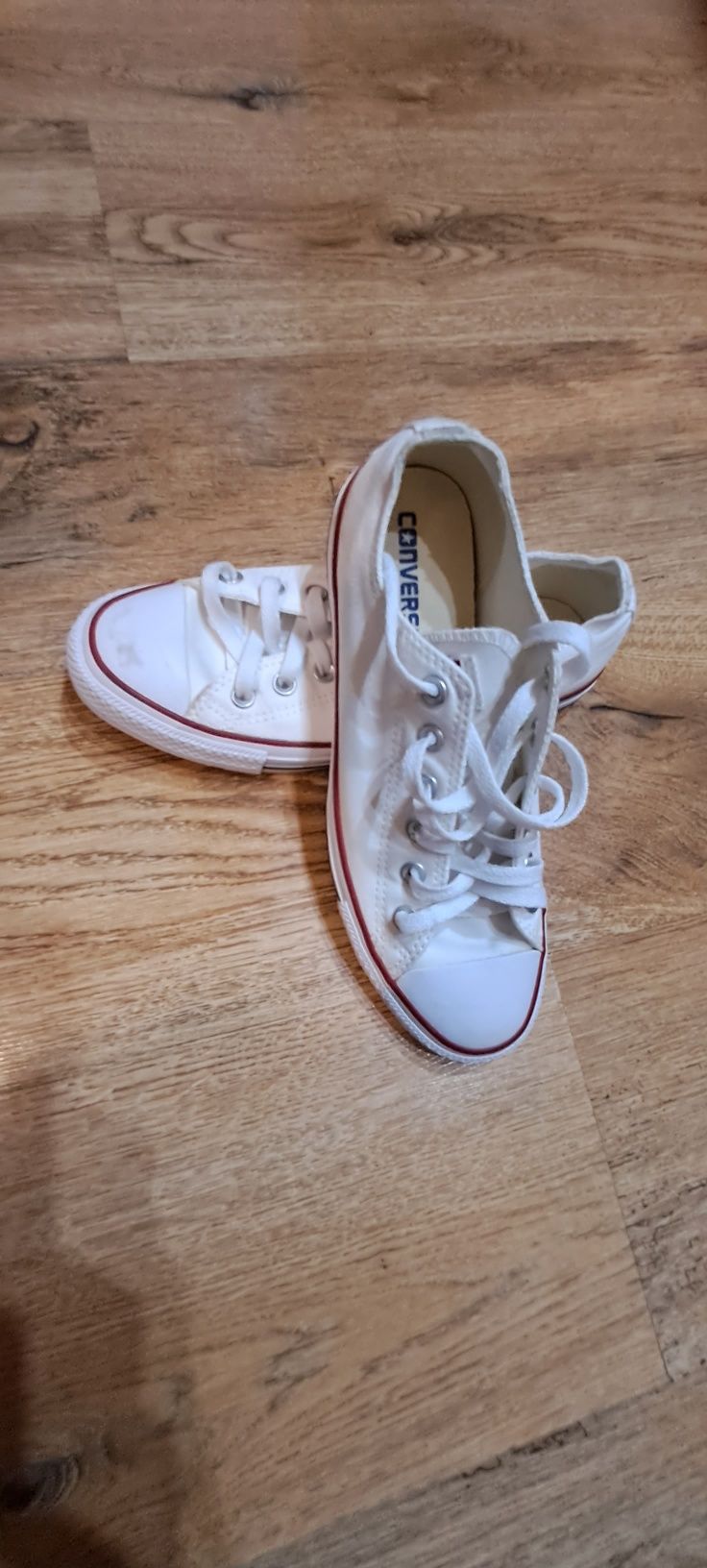 Vând teniși Converse nr 40