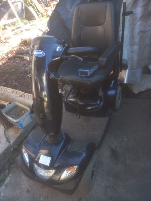 Продавам електрическа инвалид.количка