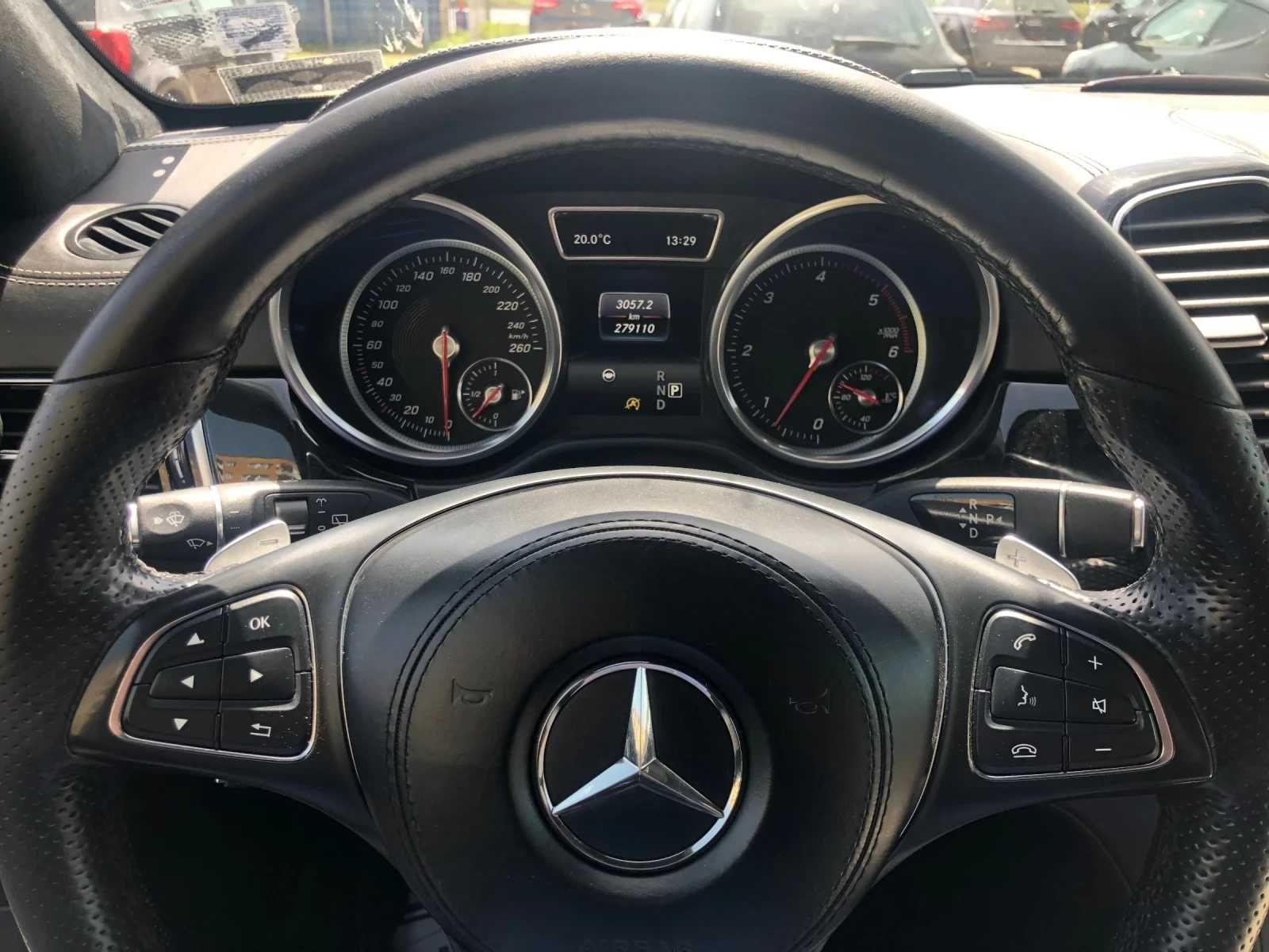 Mercedes-BenzGLS350