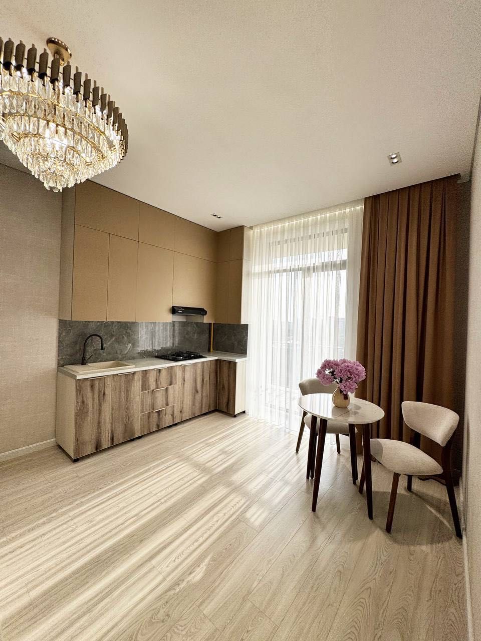 Caravan Avenue Продается 2 комнатная квартира ремонт метро БИЙ