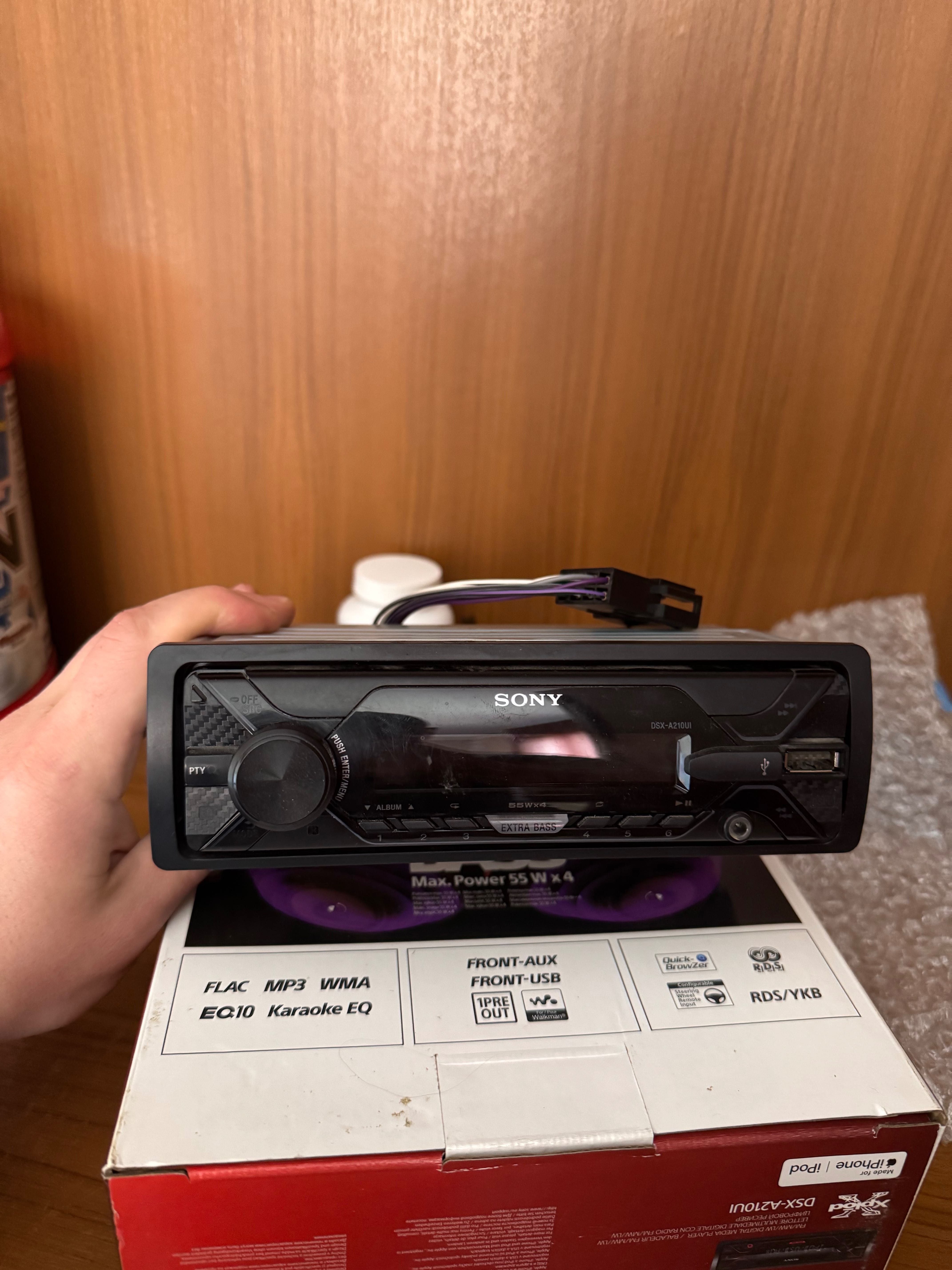 Sony радио DSX - A210UI